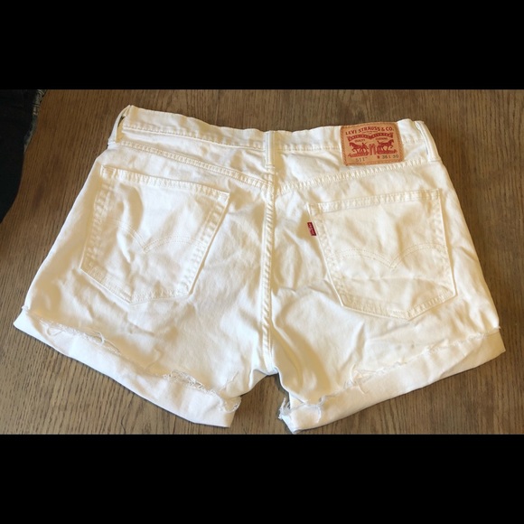 Levi’s Jean Cut Off Shorts - Picture 2 of 5